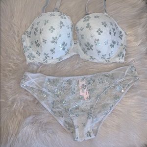 Dream angels discontinued bra & panty set